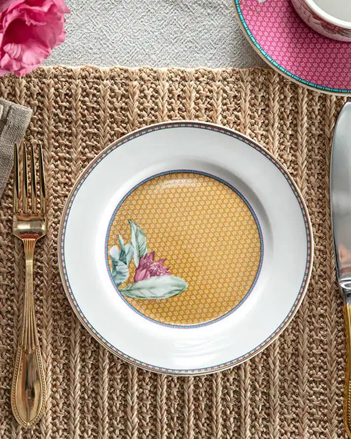 15 cm Pasta Tabağı Seçimi ve Dekorasyonda Kullanım İpuçları
