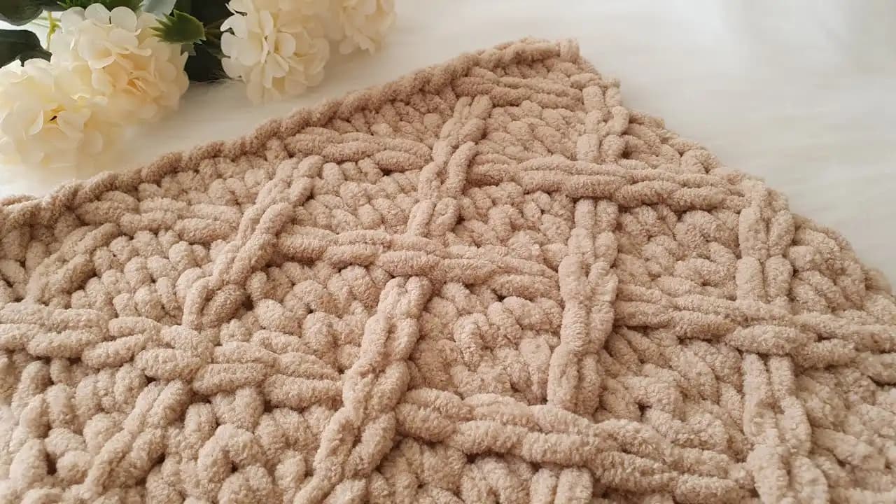 Alize Puffy ile Baklava Modeli Bebek Battaniyesi ve Dekoratif Kullanım Önerileri