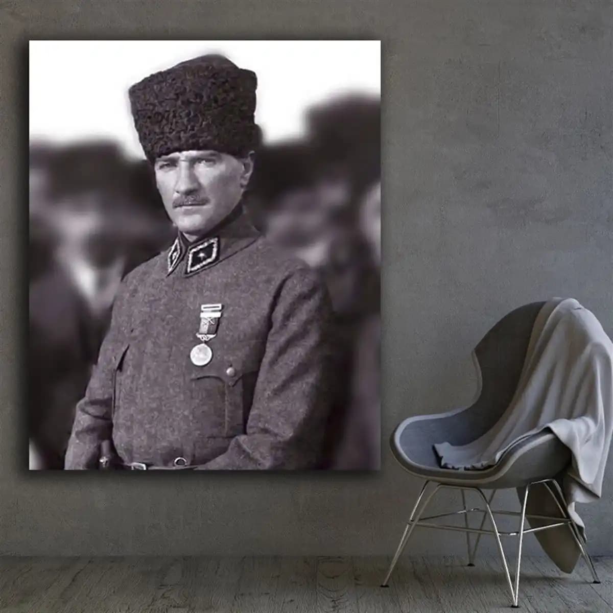 Atatürk Kanvas Tabloları ile Mekanlarınıza Anlam Katın Güncel ve Şık Dekorasyon Seçenekleri