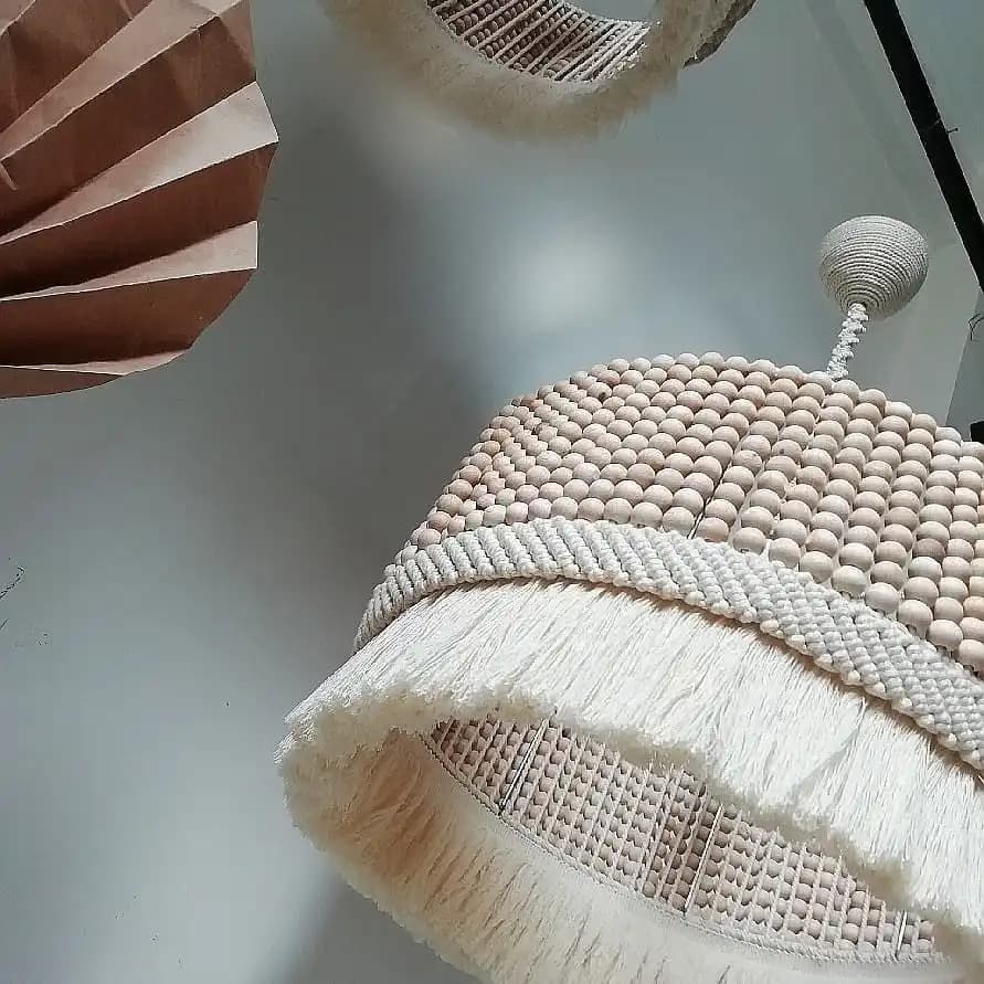 Avize Aparatlarıyla Dekorasyonda Şıklık ve Fonksiyonellik İpuçları ve Trendler