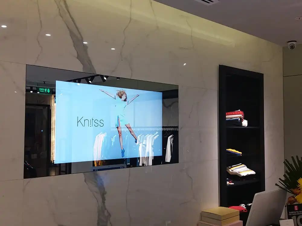 Ayna TV Kullanımının Modern Dekorasyondaki Önemi ve Dekoratif Faydaları