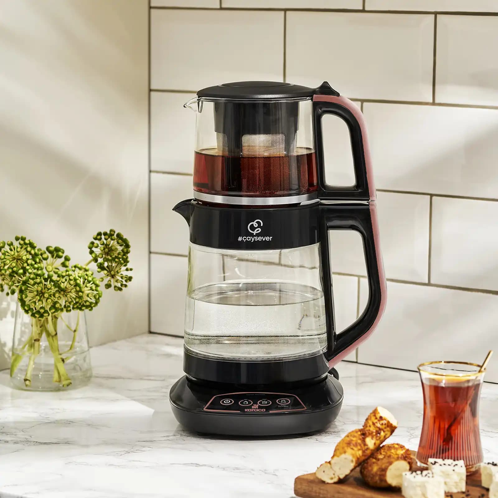 Cam Çay Makinesi ile Modern Dekorasyonda Şıklık ve Fonksiyonellik Bir Arada