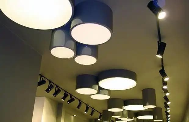 Dekorasyonda Aydınlatma Sistemlerinin Önemi ve Uygulamaları Analizi