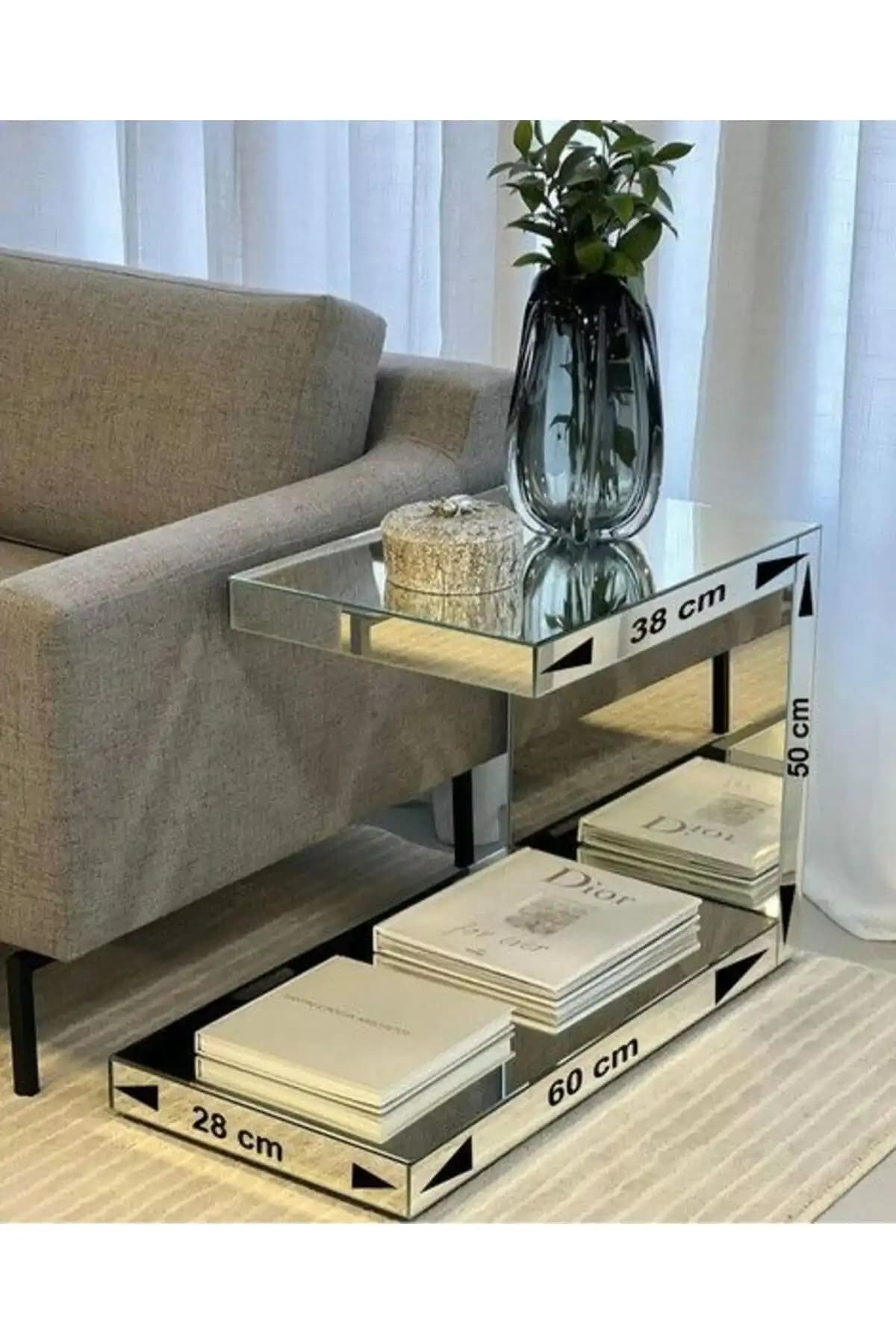 Dekoratif Aynalı Sehpalar ile Mekânlarınızı Şıklık ve Fonksiyonellik ile Yenileyin