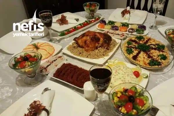 Düğün Sofralarını Göz Kamaştıran Dekorasyon Fikirleriyle Büyüleyin