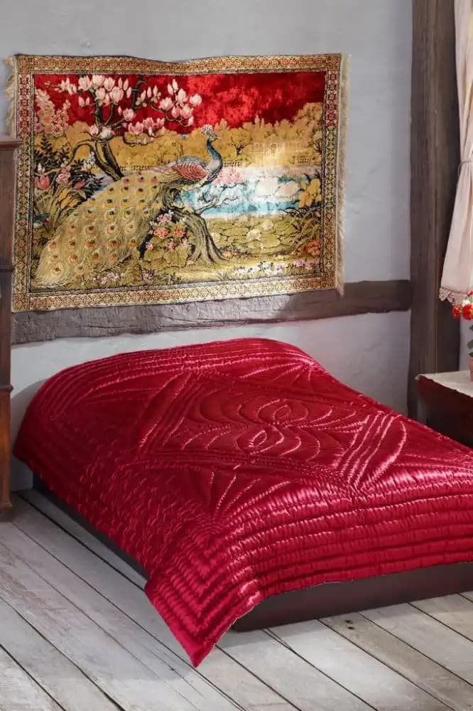 El Yapımı Saten Yorgan Fiyatları ve Yatak Odası Dekorasyonunda Şıklık