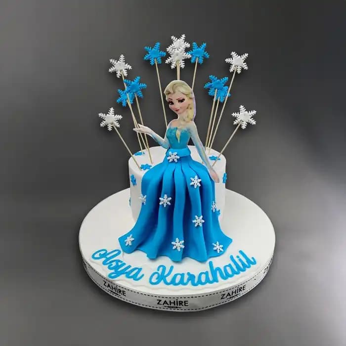 Elsa Temalı Pastalarla Dekorasyon ve Tasarım Trendleri Hakkında Detaylı Rehber