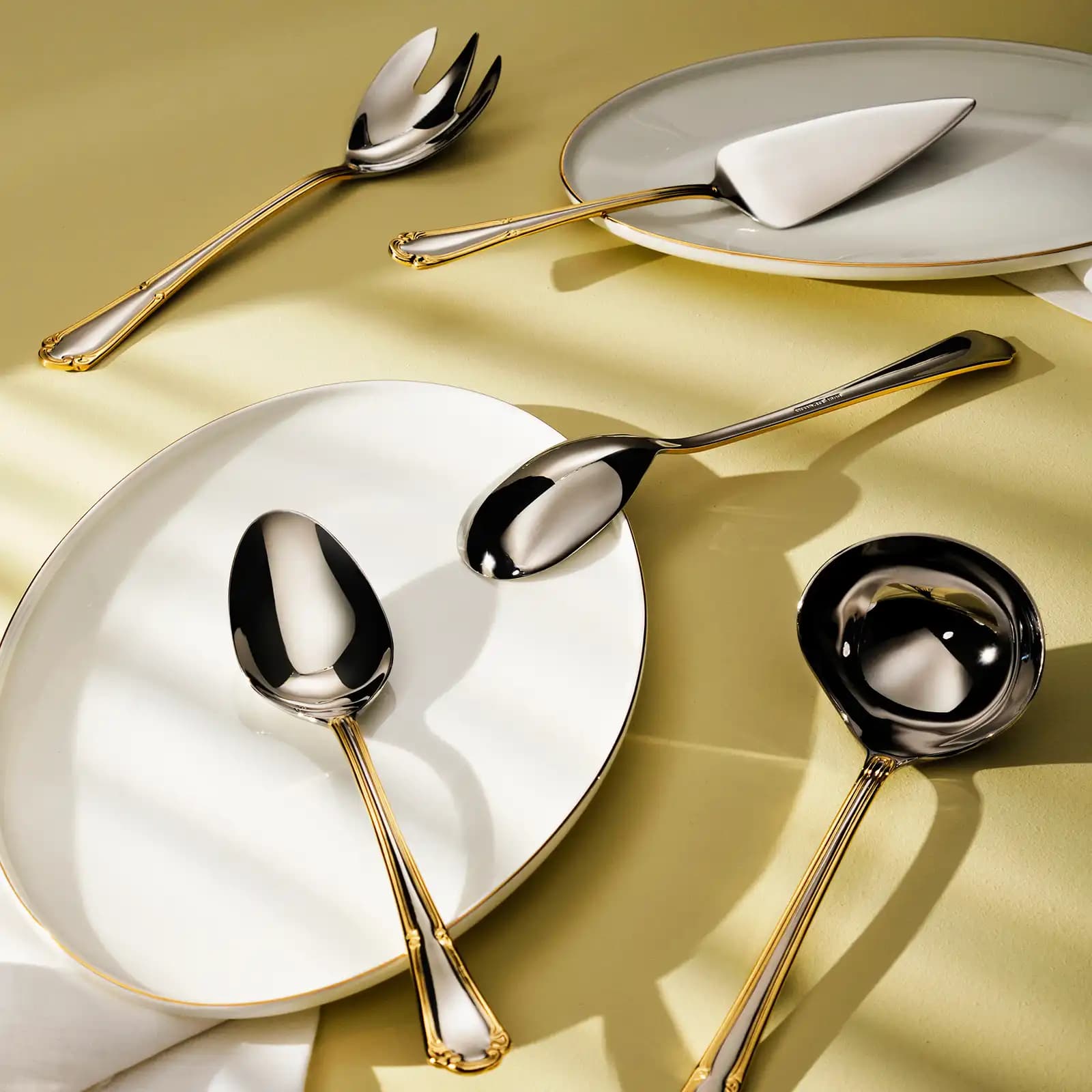 Emsan Göksu Gold 5 Parça Servis Seti ile Dekorasyonunuza Şıklık Katın