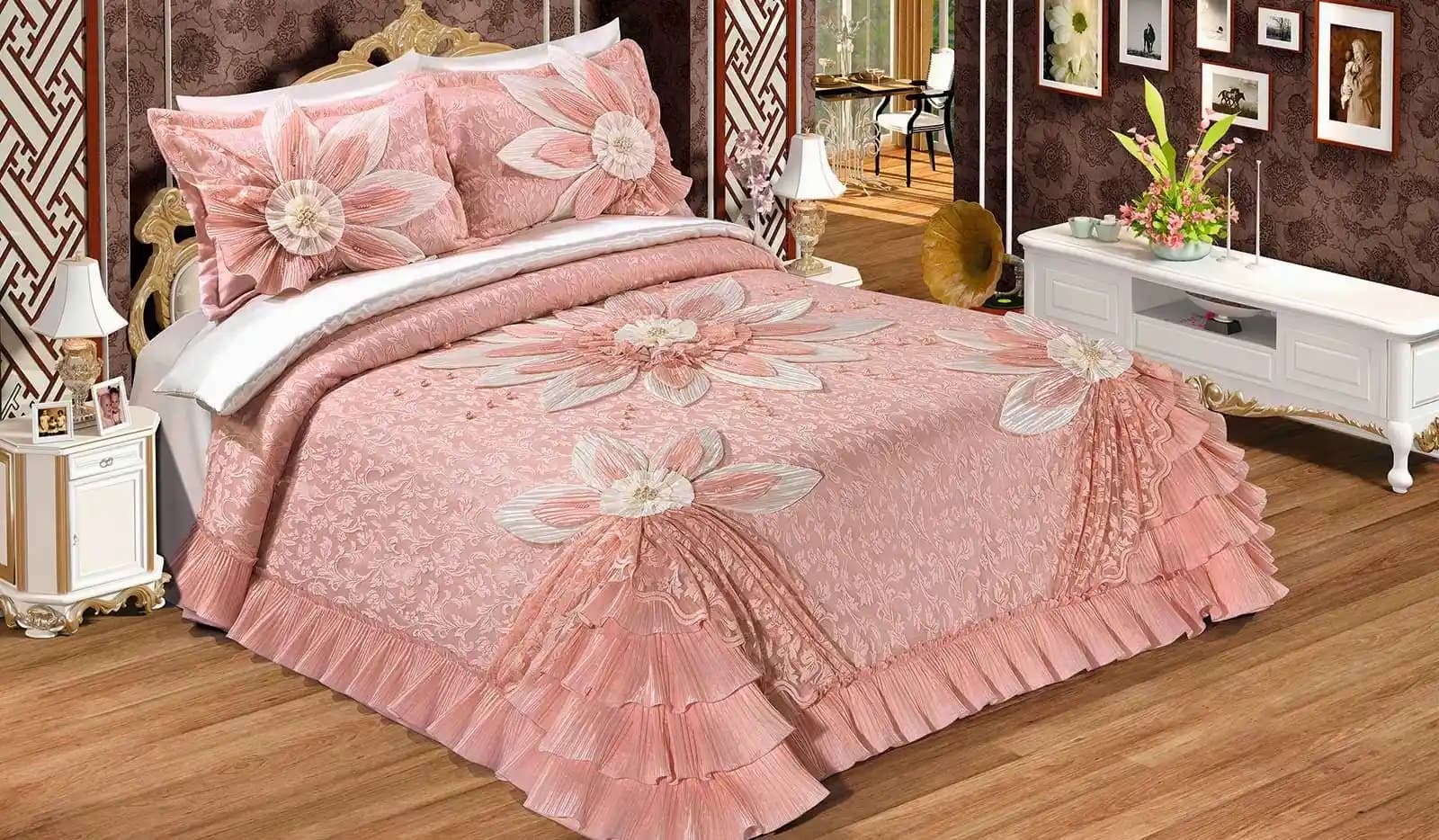 En Güzel Yatak Örtüleri ile Dekorasyonda Şıklık ve Konforun Buluşması