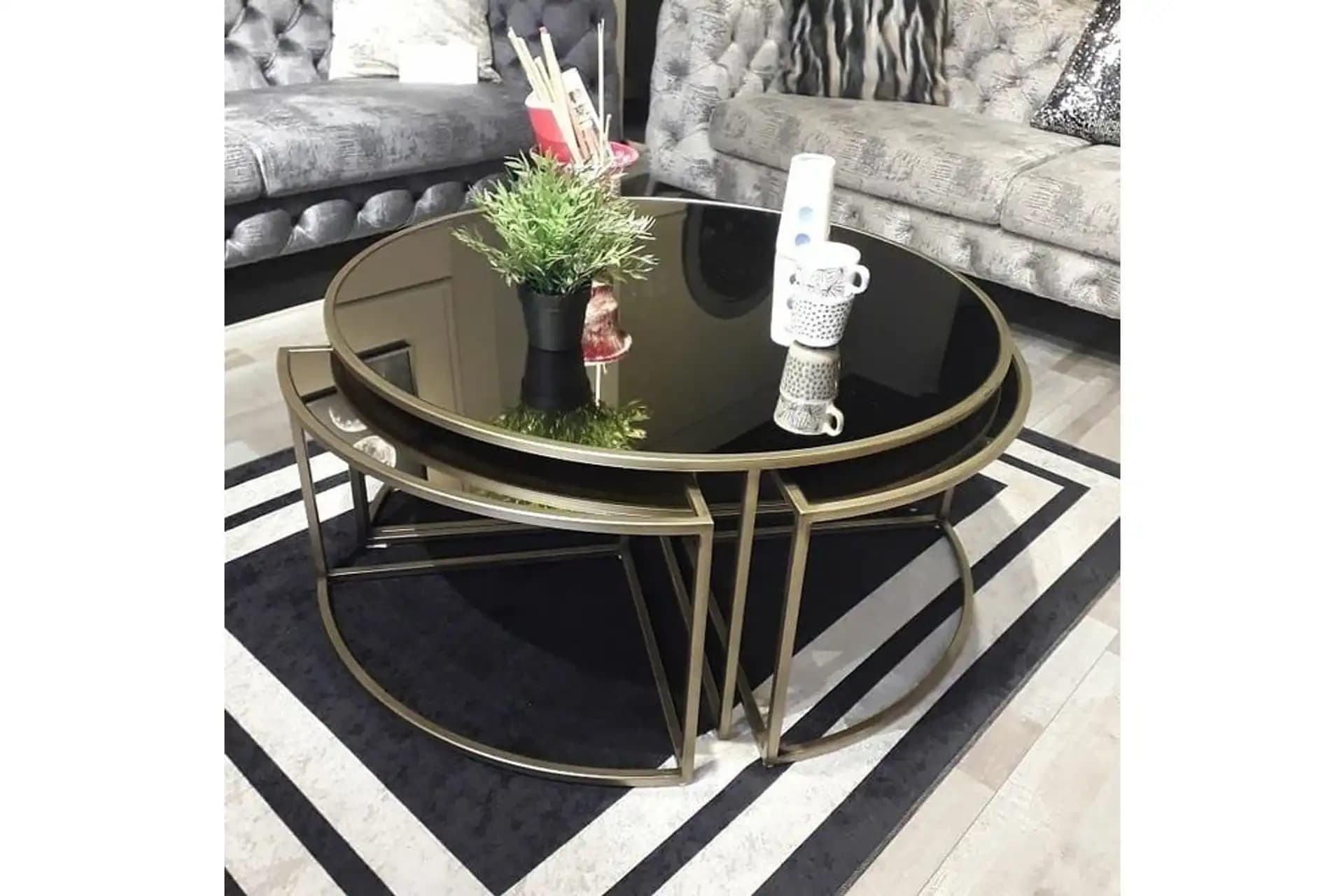 Eskitme Gold Orta Sehpa ile Dekorasyonda Zarafet ve İşlevselliğin Buluşması