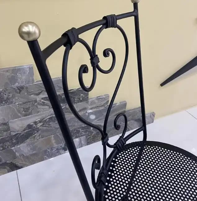 Ferforje Sandalyelerle Dekorasyonunuza Zarafet Katmanın Yolları ve Tasarım Seçenekleri