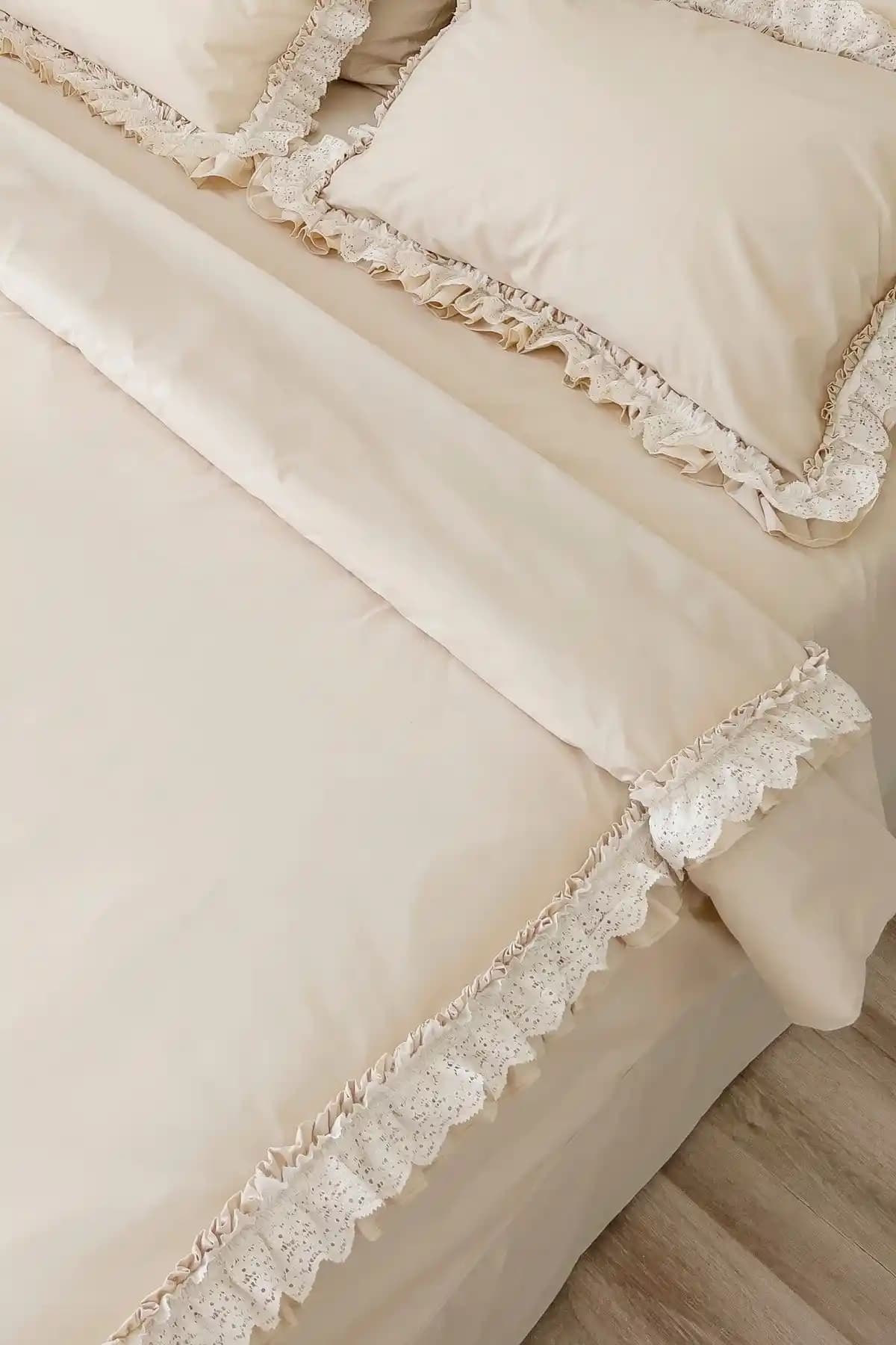 Fistolu Nevresim Takımıyla Yatak Odası Dekorasyonunuzu Yenileyin