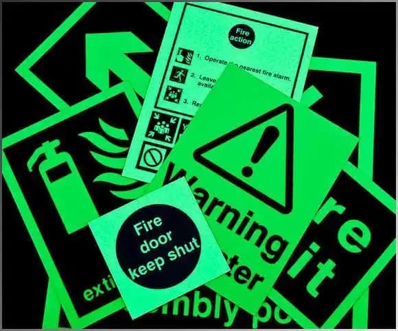 Fosforlu Sticker ile Dekorasyonda Parlak ve Eğlenceli Yenilikler