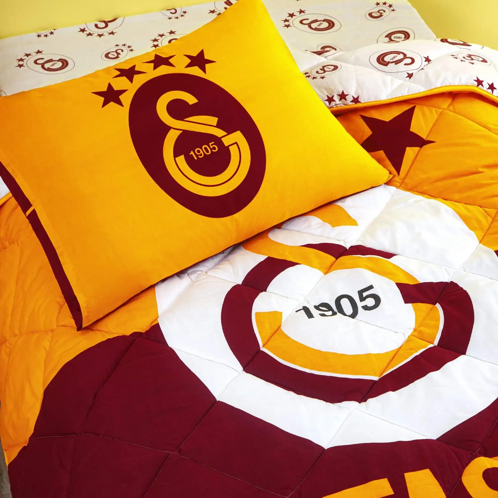 Galatasaray Temalı Yorgan Setleri ile Dekorasyonda Şıklık ve Tutku Bir Arada