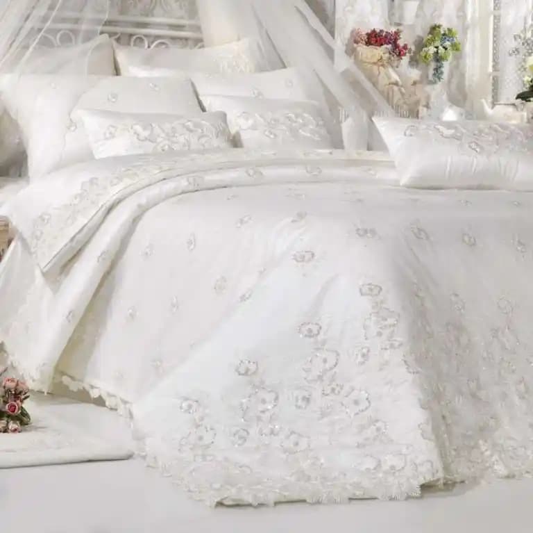 Gelin Yatak Örtüleriyle Dekorasyonda Zarafet ve Şıklık Rehberi