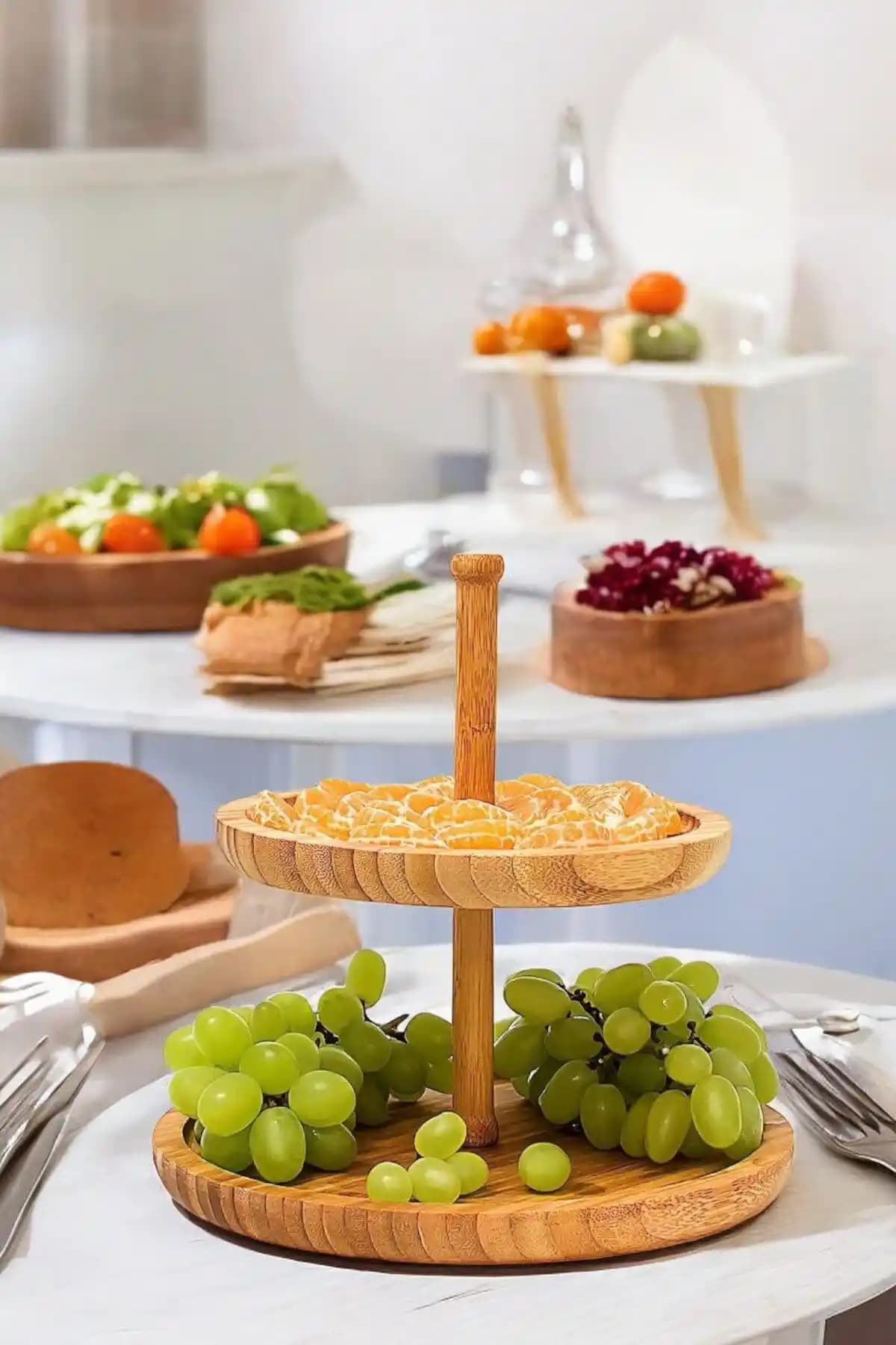 İki Katlı Servis Tabağı Dekorasyonunda Estetik ve İşlevselliğin Önemi