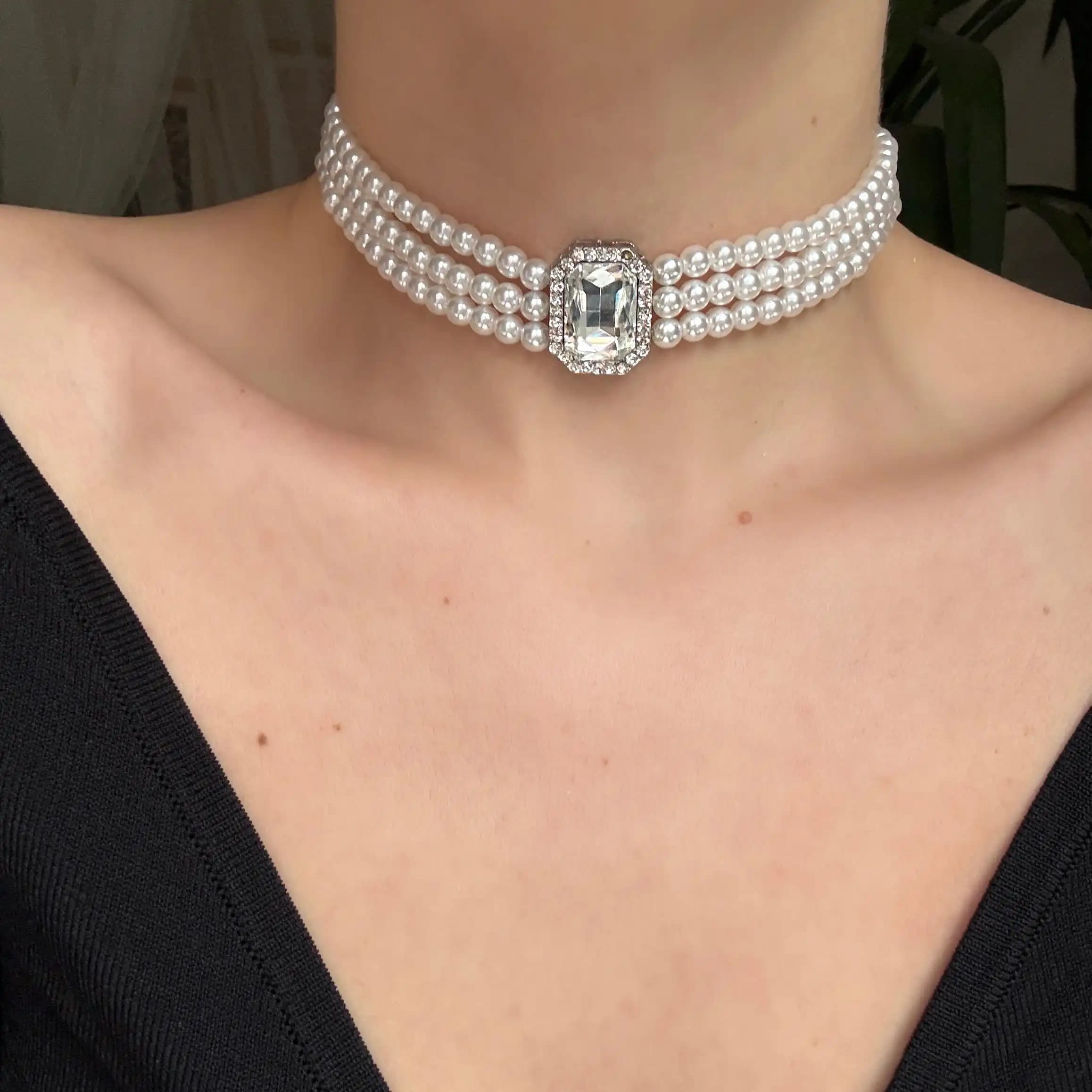 İnci Choker Kolye: Zarif ve Modern Tasarımlarla Şıklığınızı Tamamlayın