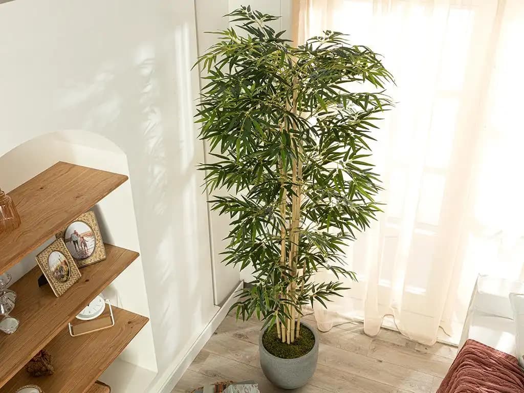 İngiliz Home Yapay Ağaçlar ve Çiçeklerle Dekorasyonda Doğal Hissi Yaratmanın Yolları