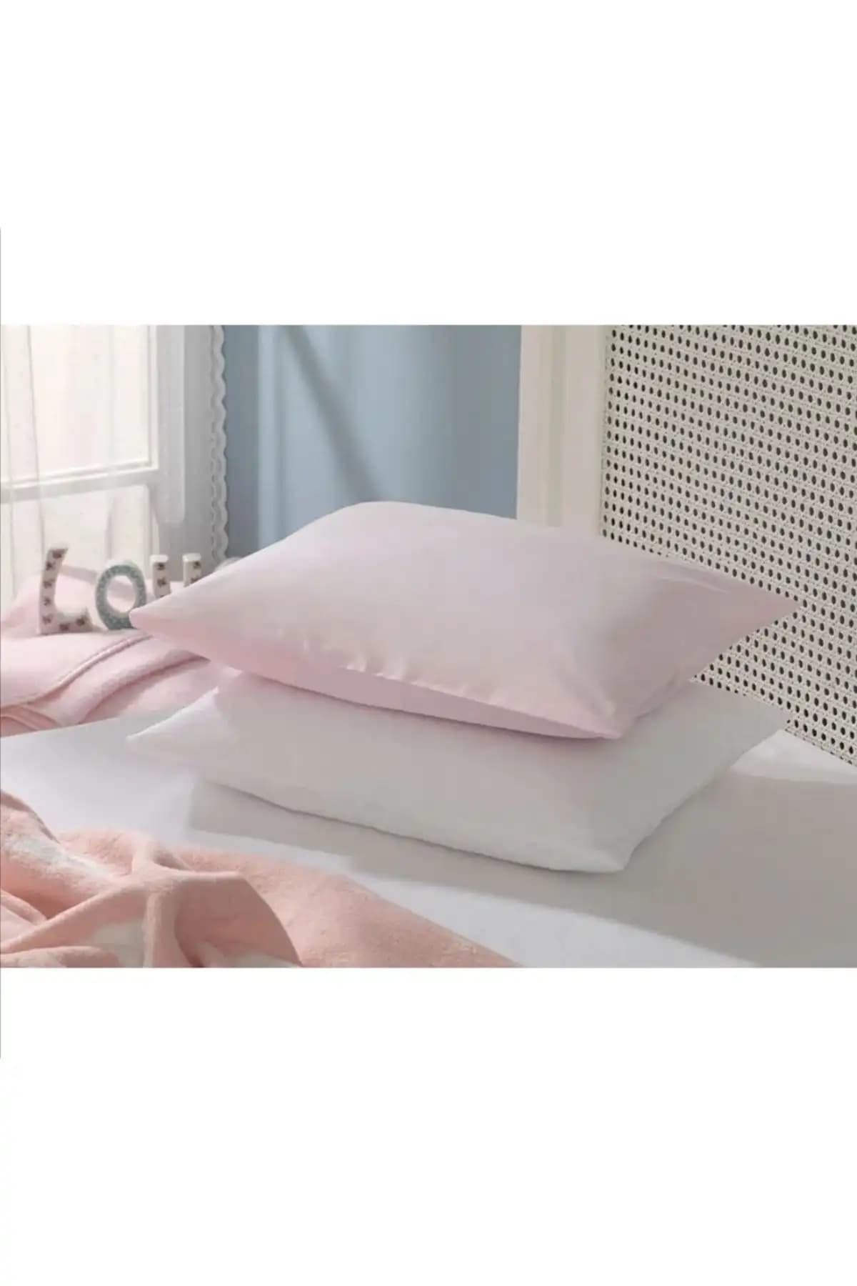 İngilizce Bebek Yastıklarıyla Modern ve Şık Bebek Odası Dekorasyonu Rehberi