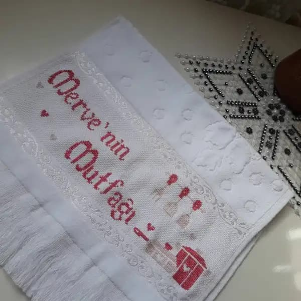 İsimli Mutfak Havlusu Etamin ile Dekorasyonda Şıklık ve Fonksiyonellik Bir Arada