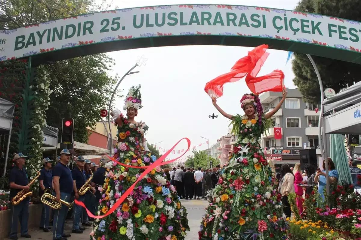 İzmir’de Çiçeklerle Dekorasyonun Gücü ve Şehir Özellikleri Hakkında Bilgi
