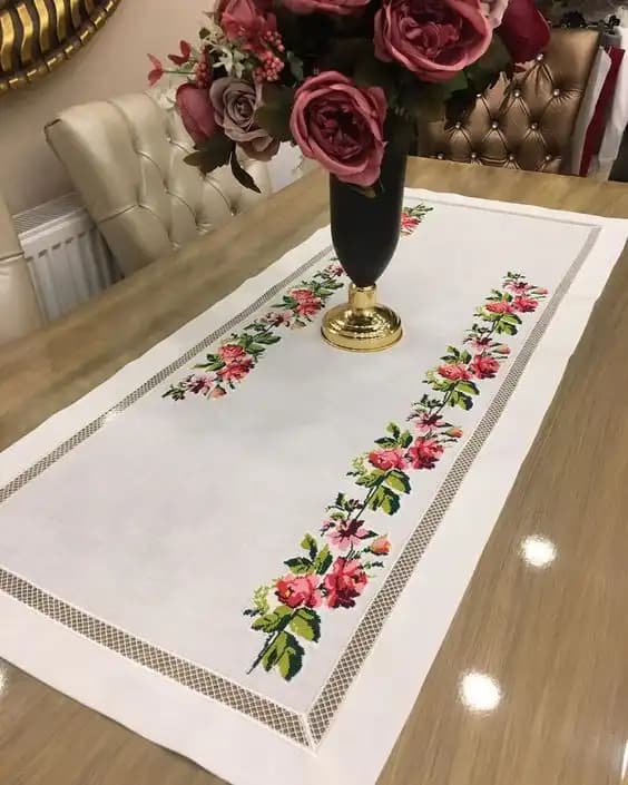 Kanaviçe Salon Takımı ile Dekorasyonunuzu Yenileyin Modern ve Klasik Tarzların Buluşması
