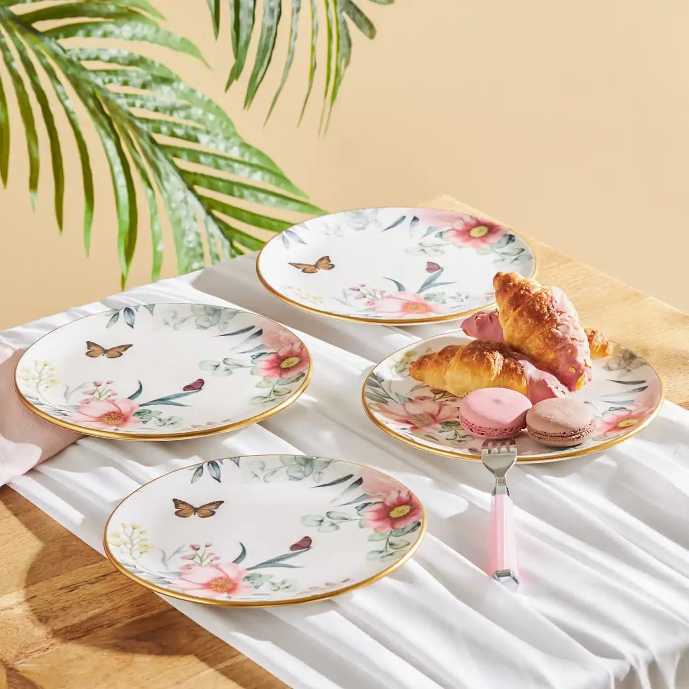 Karaca Pasta Takımlarıyla Dekorasyonunuza Zarafet Katın Modern ve Şık Tasarımlar