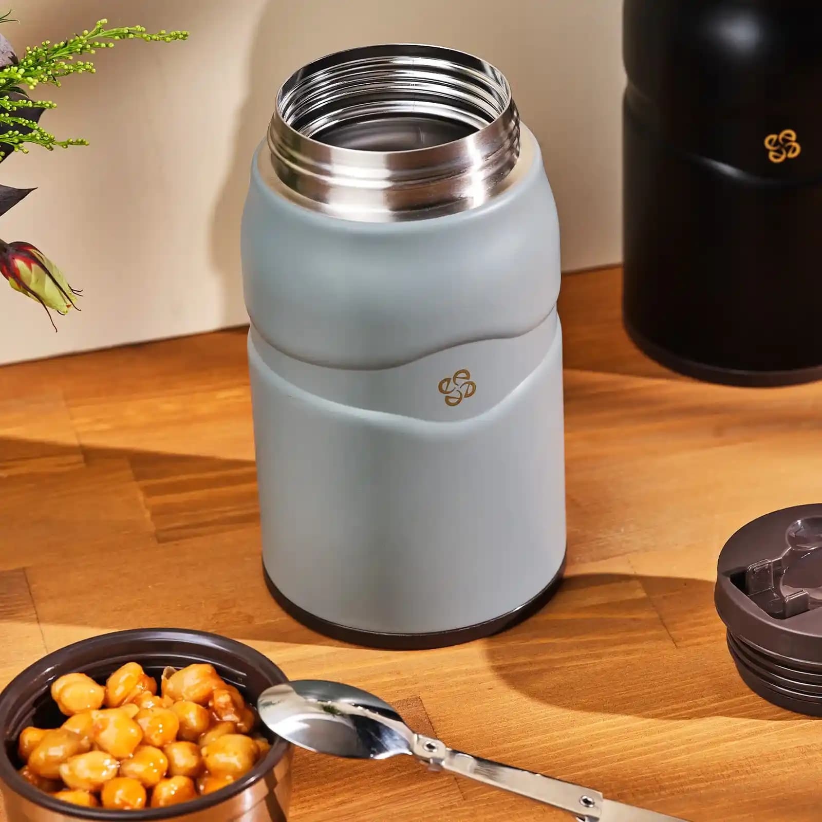 Karaca Yemek Termosu ile Dekorasyonda Şıklık ve İşlevselliğin Birleşimi