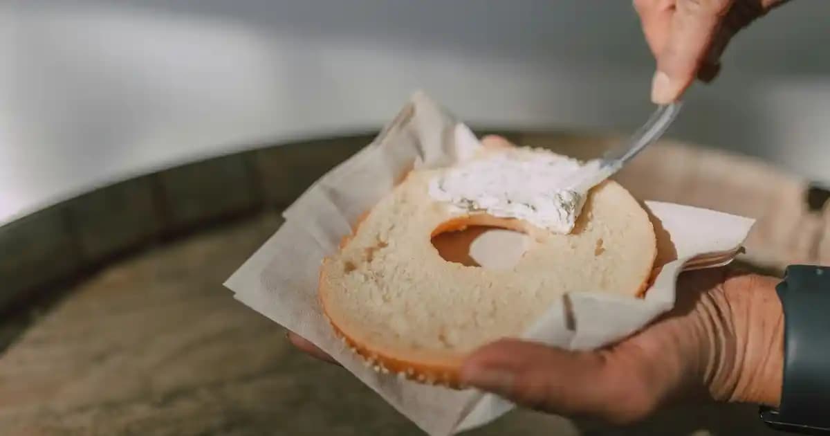 Katlı Servis Tabağı ile Estetik ve Fonksiyonelliği Bir Arada Sağlayan Dekorasyon Çözümleri