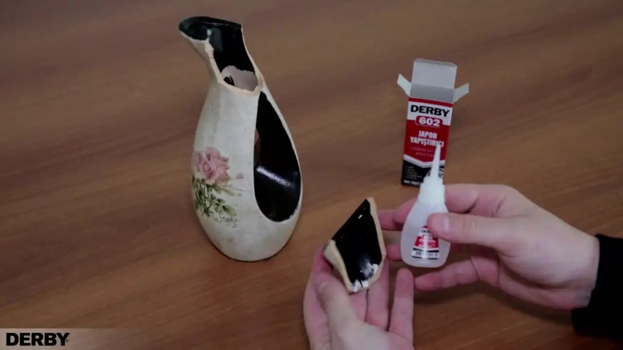 Kırık Vazolarla Dekorasyonda Estetik ve Yaratıcı Çözümler Rehberi