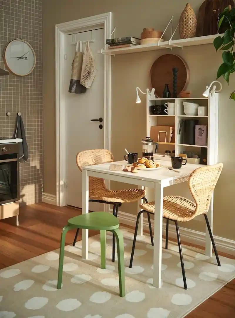 Küçük Masa Dekorasyonunda Pratik ve Şık Çözümlerle Alanınızı Optimize Edin