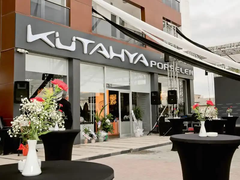 Kütahya Porselen ve Edirne Dekorasyonunda Geleneksel Zarafetin Modern Yansımaları