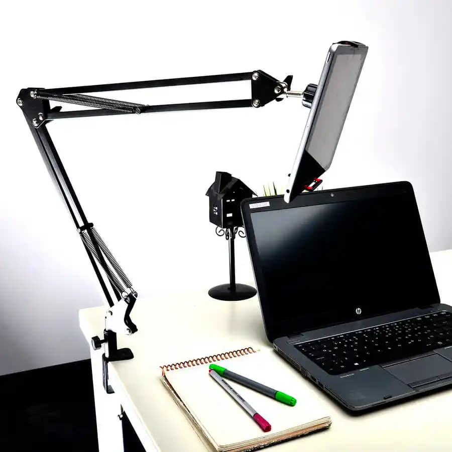 Masa Telefon Tutucuları ile Dekorasyon ve Kullanımda Yenilikçi Çözümler