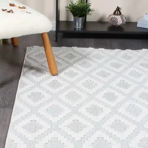 Salon Dekorasyonunda Uygun ve Şık Halı Seçimi için Kapsamlı Rehber