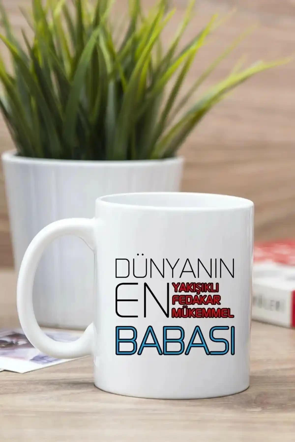 Beyaz Dünyanın En İyi Babası Baskılı Kupa Bardak: Şık ve Anlamlı Hediye Seçeneği