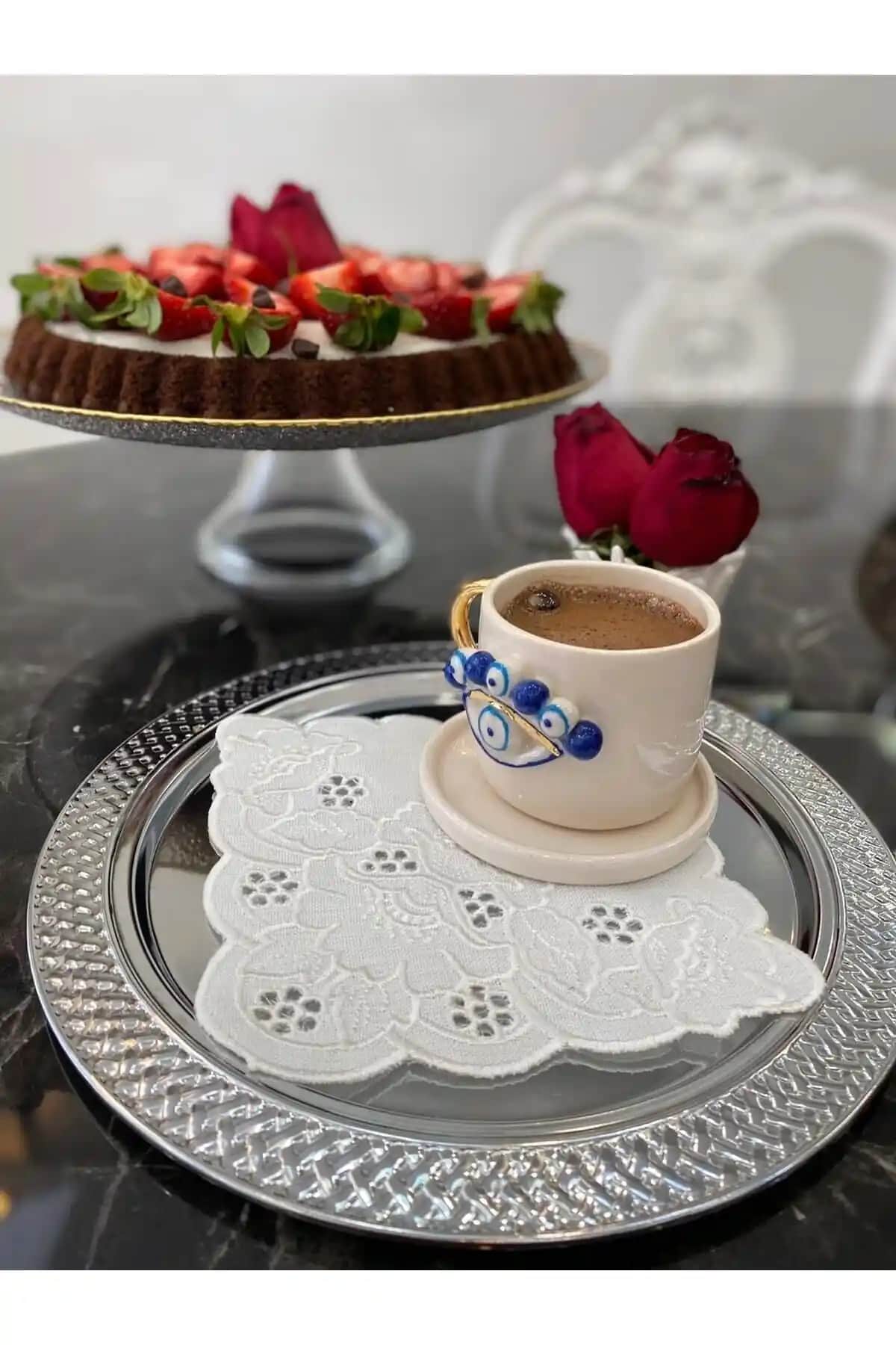 LİNDA MİA Beyaz Iş Kokteyl Peçete: Şık ve Dayanıklı Masa Aksesuarı Ürün Tanıtımı