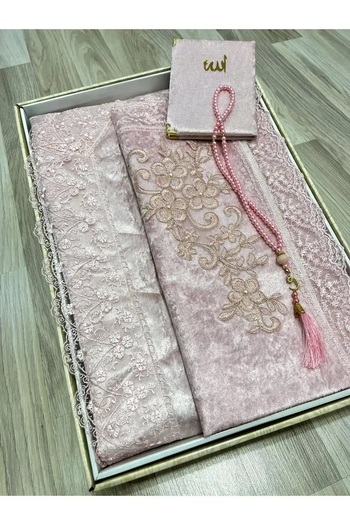 AYHANHOME 4 Parça Kadife Güpürlü Seccade Takımı Çeyizlik Gelin Damat Seti