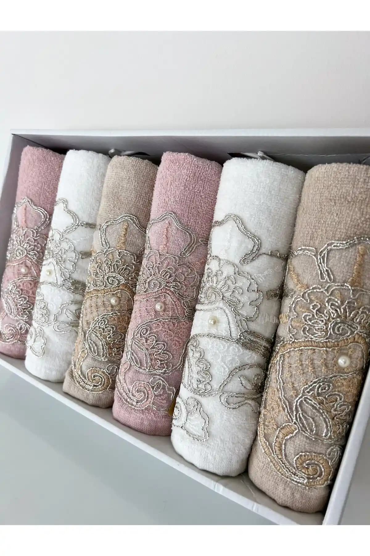 AYHANHOME 6'lı Fransız Güpürlü Taşlı Püsküllü Kadife El ve Yüz Havlusu Seti 50x90