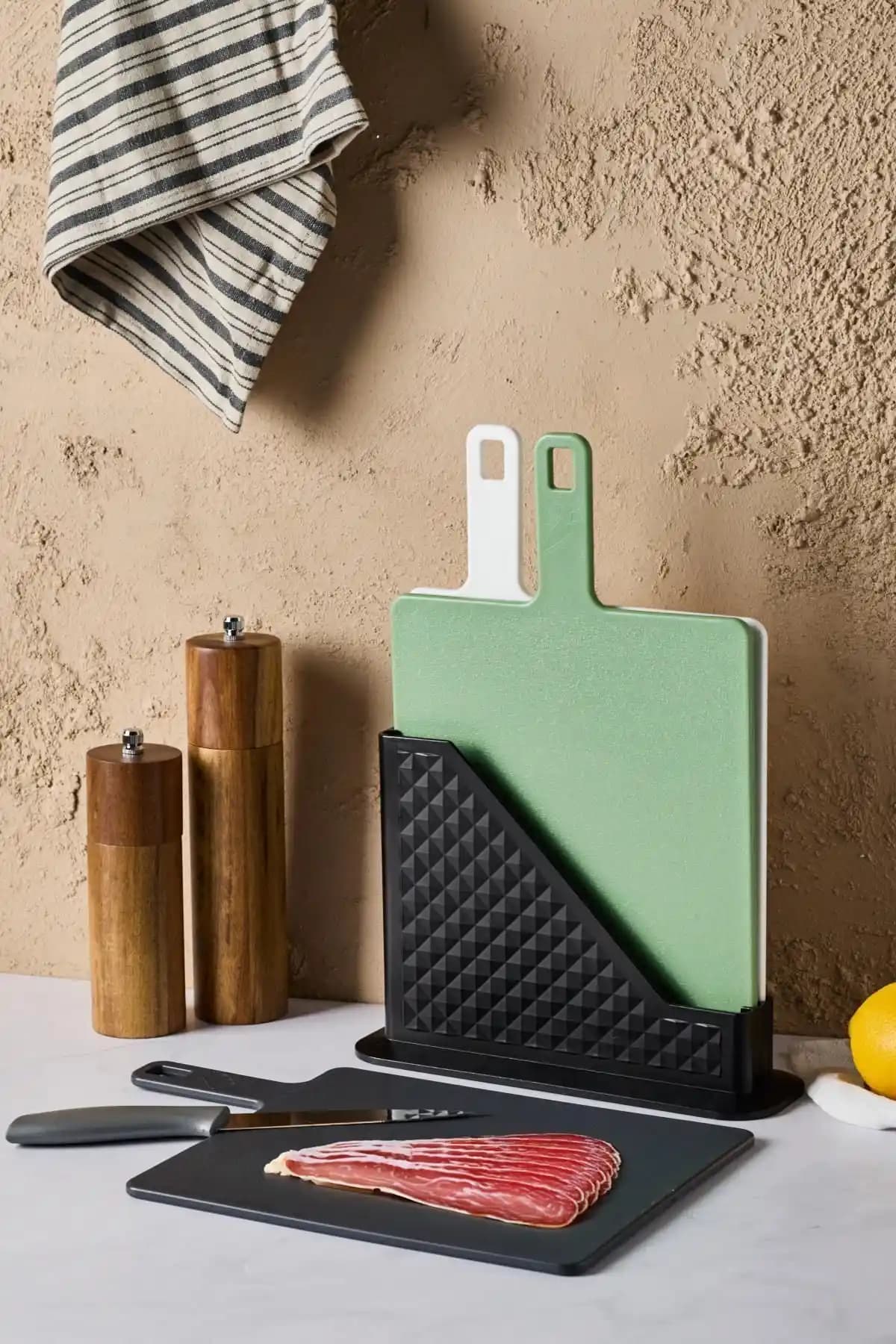 Perotti Brice 4 Parça Standlı Kesme Tahtası Seti ile Hijyenik ve Ergonomik Mutfak Düzeni