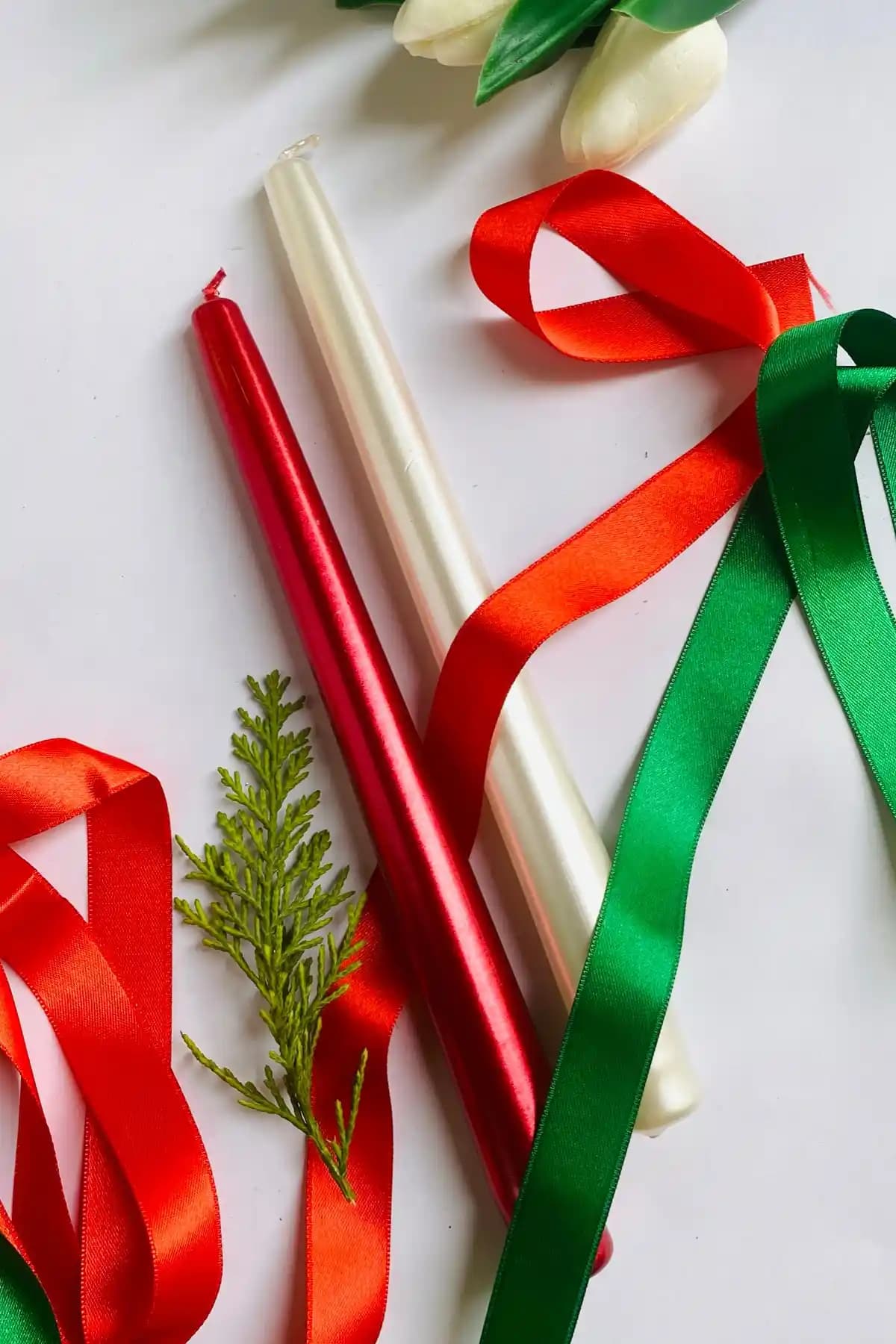 SANAT SEPET İŞLERİ Premium Yılbaşı Özel Beyaz-Kırmızı Sedefli Kokulu Şamdan Mum Seti