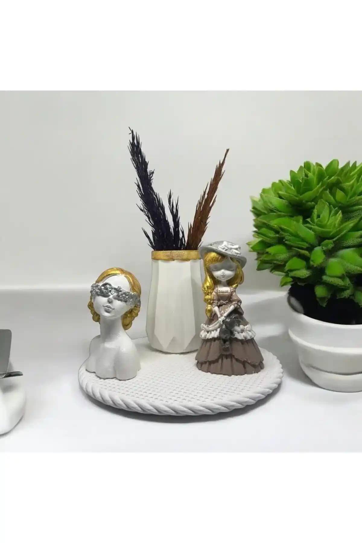 4 Parçalı Gümüş Dekorasyon Seti ile Evinize Zarif ve Şık Dokunuşlar Yapın