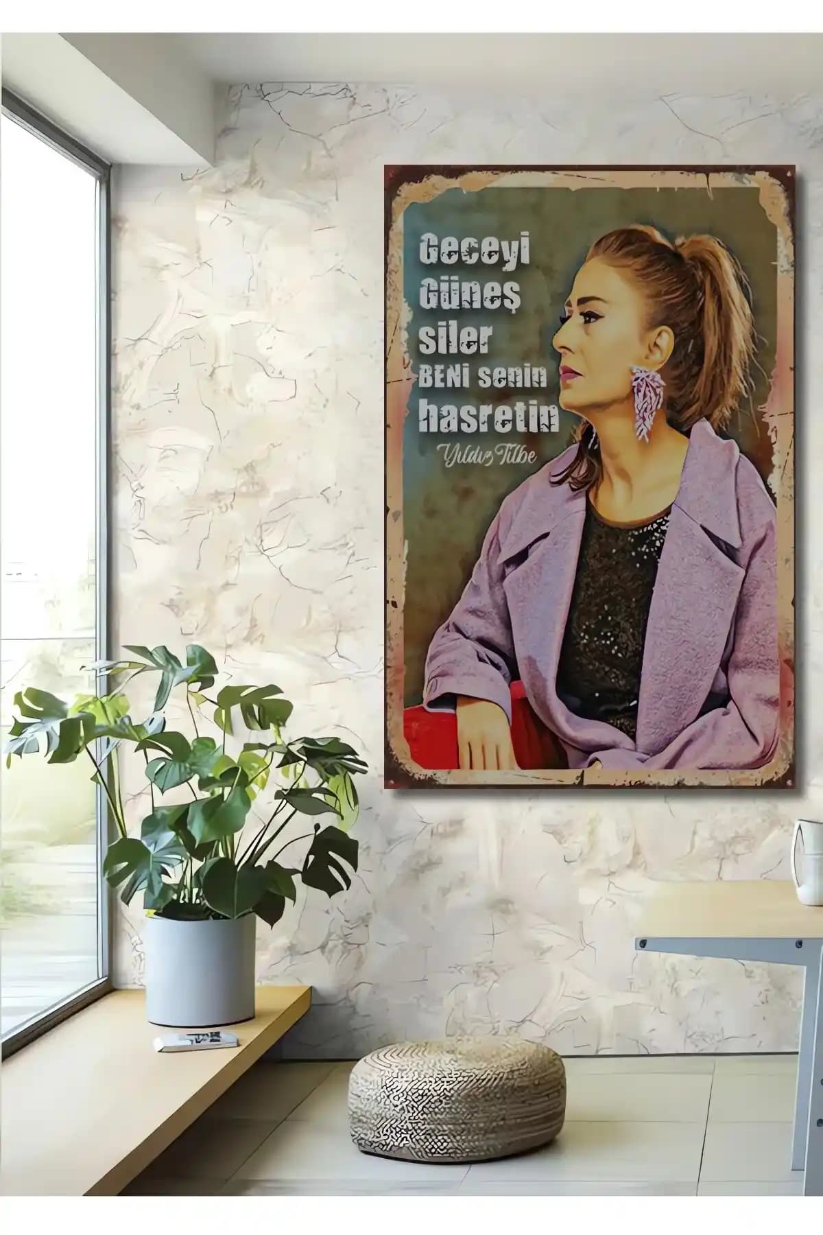 Ahşap Retro Posterlerle Dekorasyonun Zarif Dili ve Mekânlara Katkıları