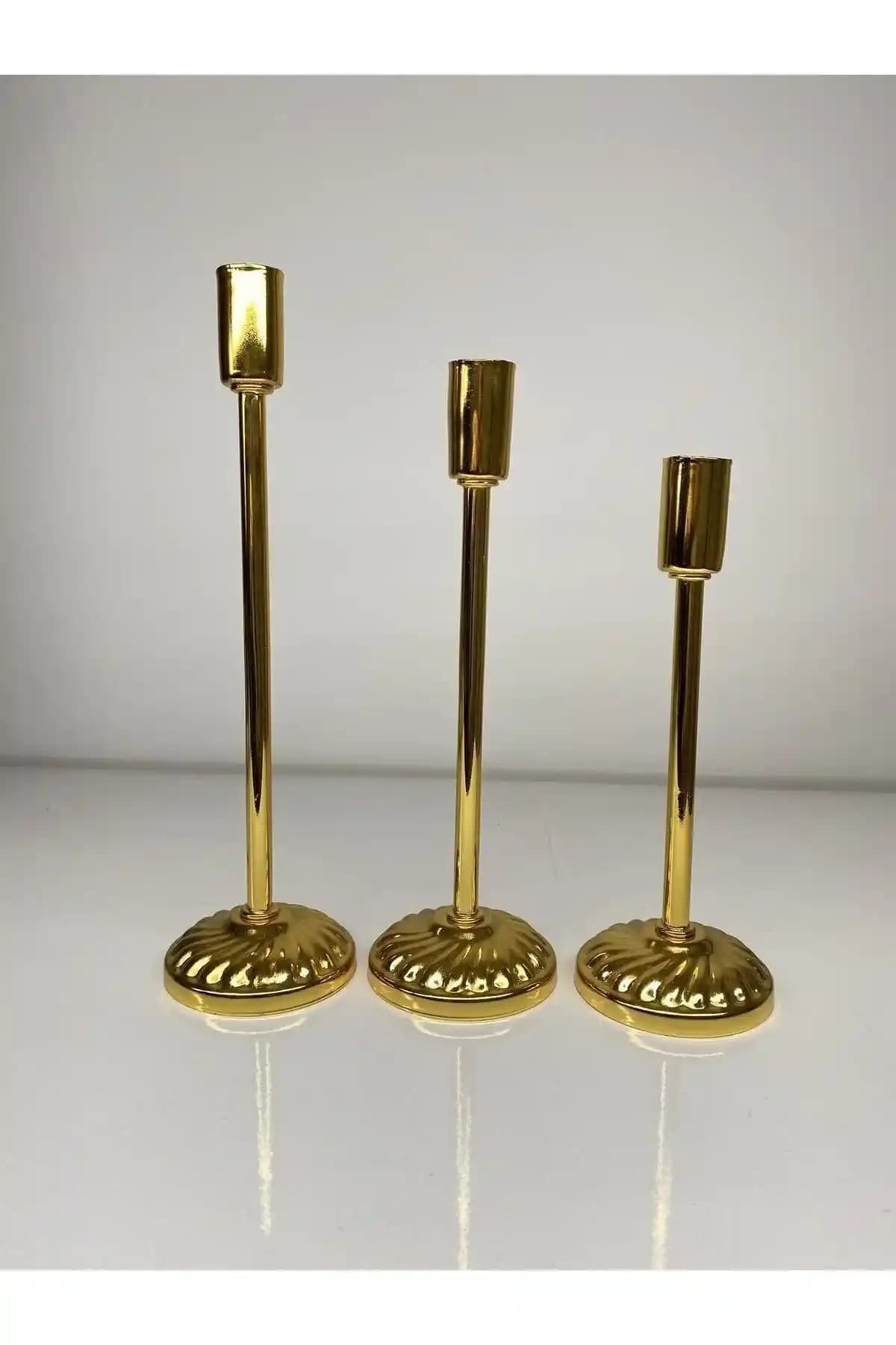 Altın Mumluk Dekorasyonu ile Ev ve Davet Alanlarınızda Zarif Şıklık Yaratın