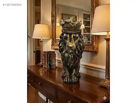 Aslan Biblo ile Ev Dekorasyonunda Gücü ve Anlamı Yansıtan Şık Çözümler