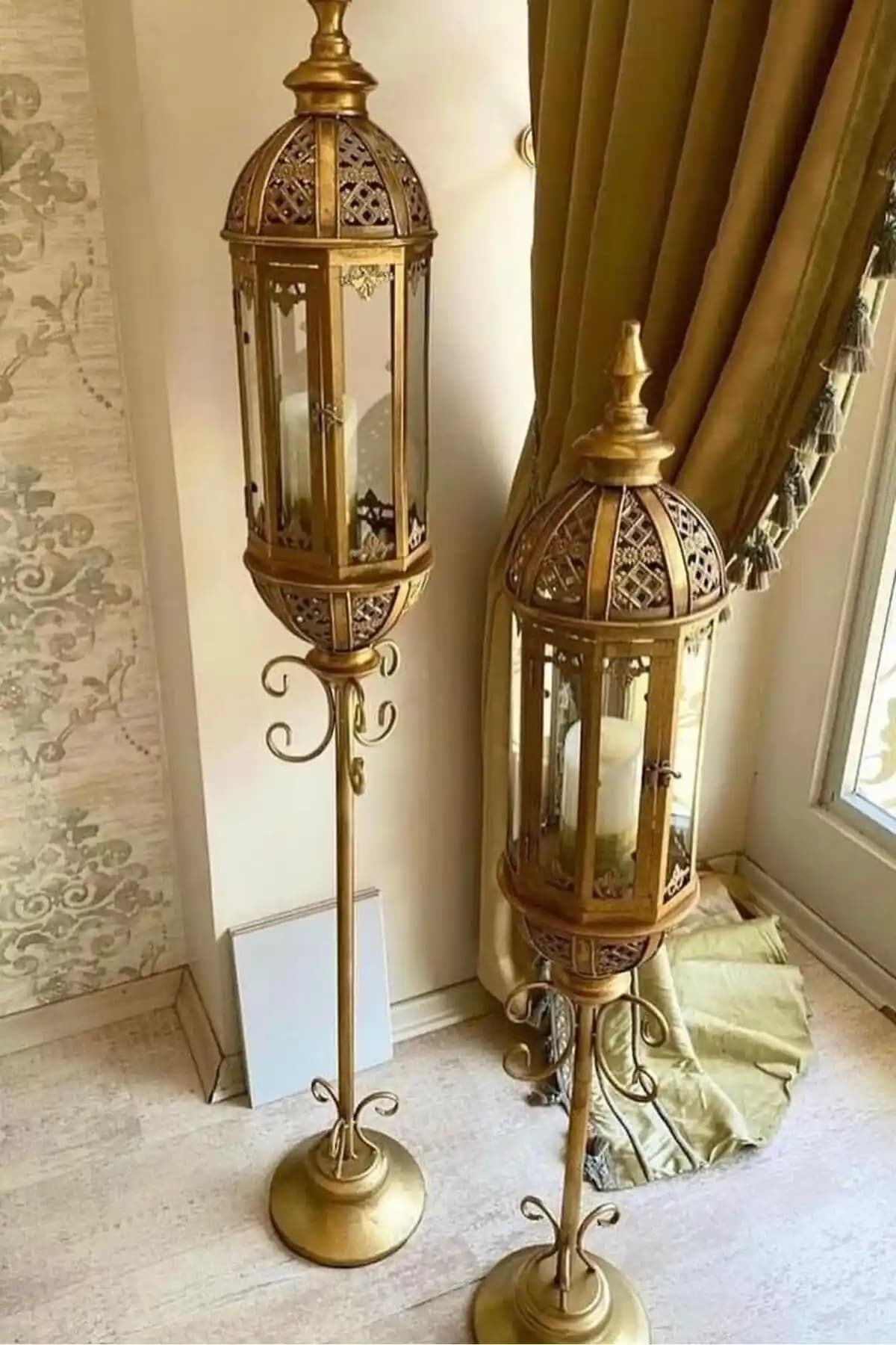 Ayaklı Fenerler: Modern ve Rustik Tarzlara Uygun Dekoratif Aydınlatma Seçenekleri