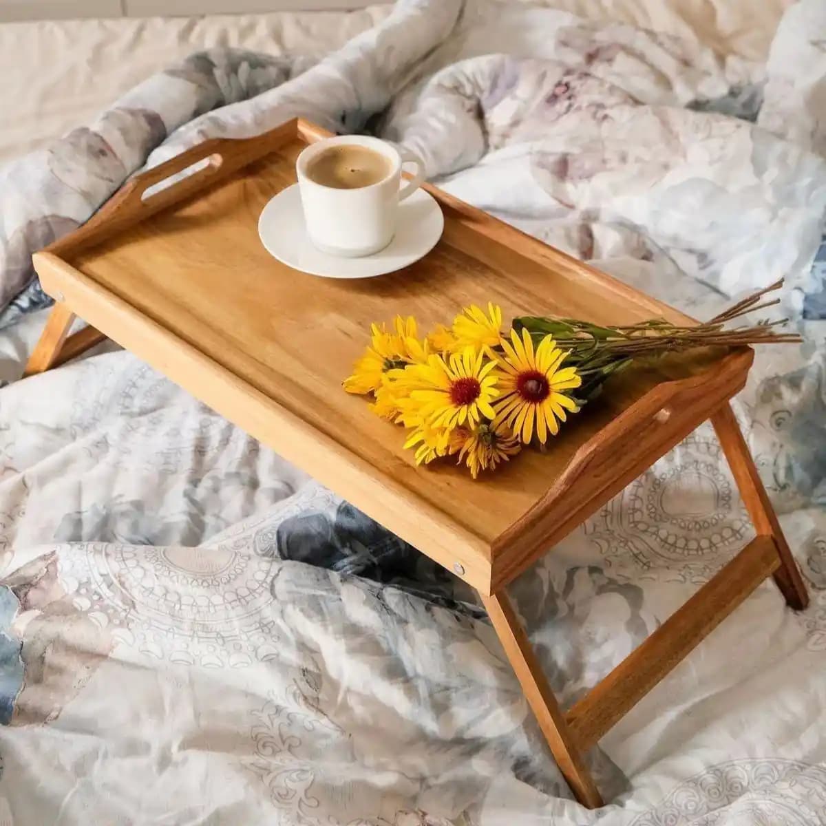 Ayaklı Tepsi Modelleri: Dekorasyon ve İşlevselliğin Birleşimi Hakkında Detaylı Rehber