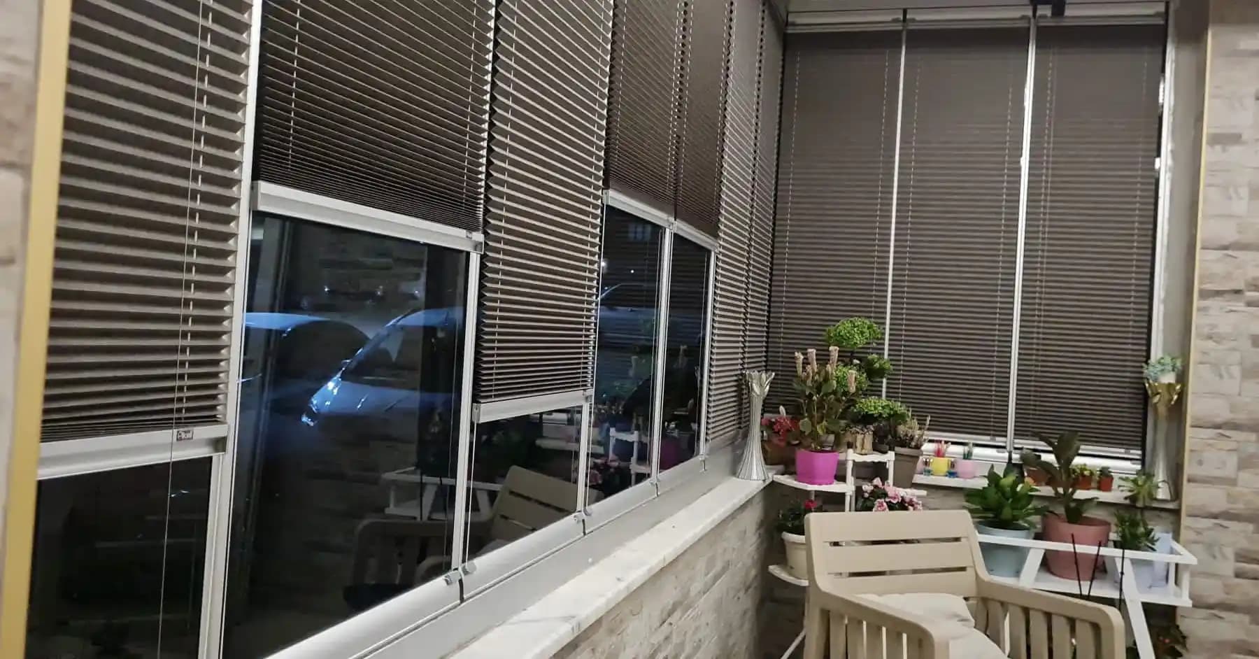 Balkon Perde Modelleri: İşlevsellik ve Estetiği Bir Arada Sunan Seçenekler