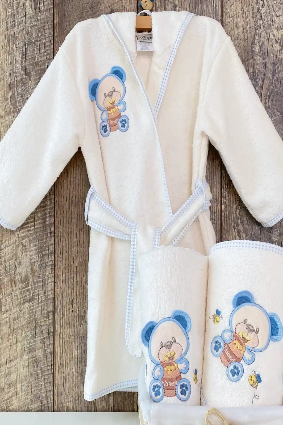 Bebek Dostu Bambu Bornozlar: Güvenli, Çevre Dostu ve Sağlıklı Bebek Bakım Seçeneği