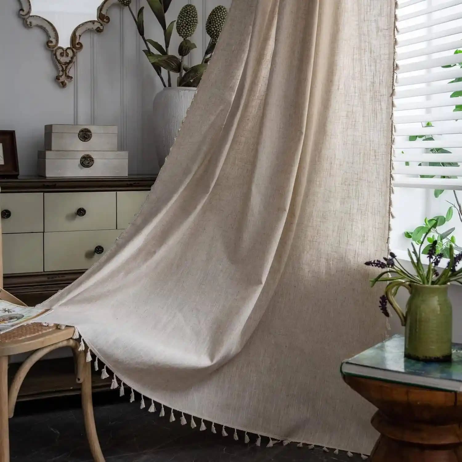 Bohem Tarzı Perde ve Kırlent Kombinasyonu ile Doğal ve Etnik Dekorasyon