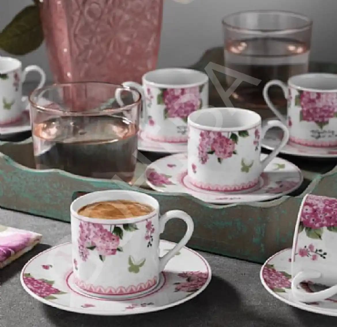 Boş Kahve Fincanlarının Dekorasyonda Yaratıcı ve Sürdürülebilir Kullanım İpuçları